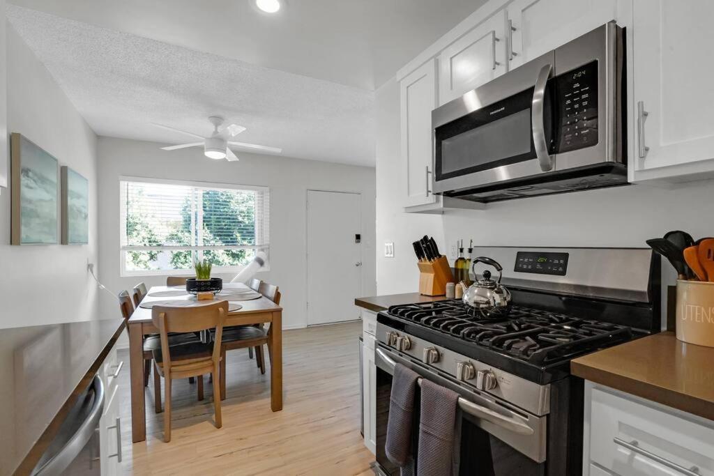 6Th Haven, Arcade, King Bed, Games, 1 Mile To Beaches Long Beach Exterior photo
